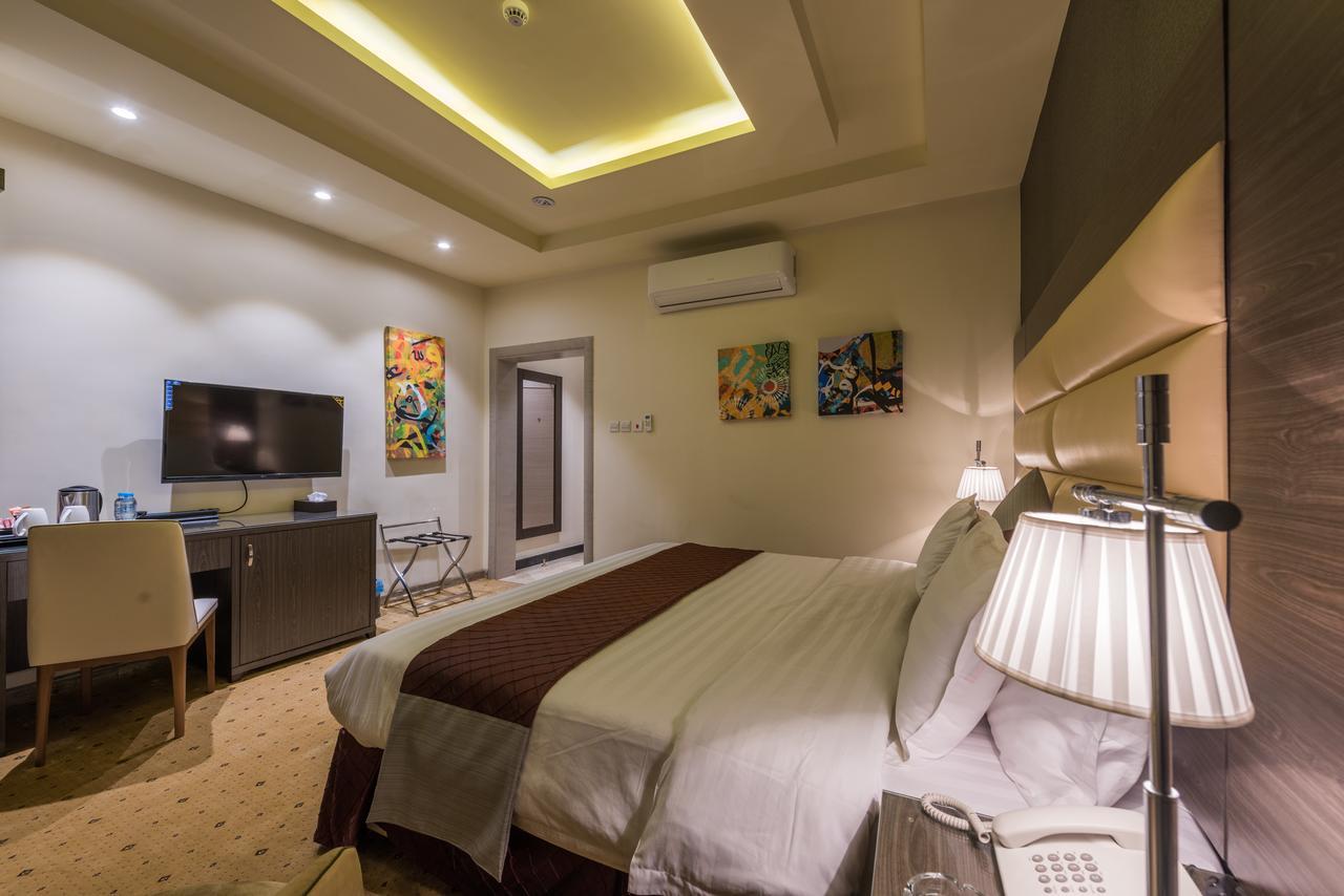 N Platinum Hotel Medina Exterior photo